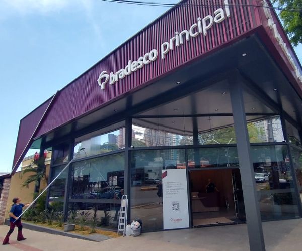 Limpeza de Vidros - Bradesco